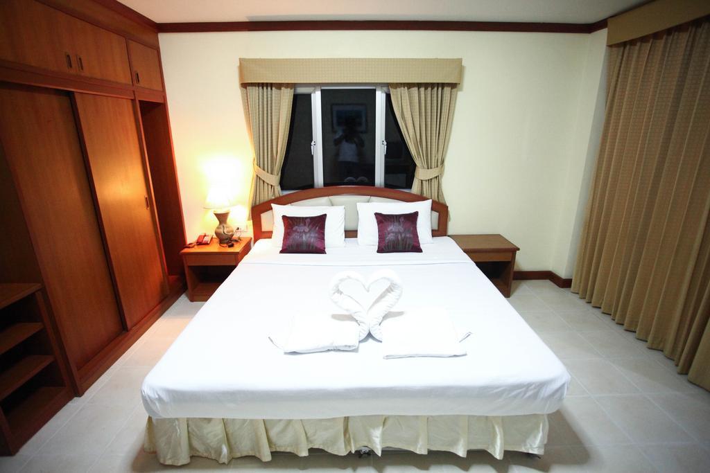 เปรี้ยวหวาน เกสท์เฮาส์ Hotel Patong ภายนอก รูปภาพ