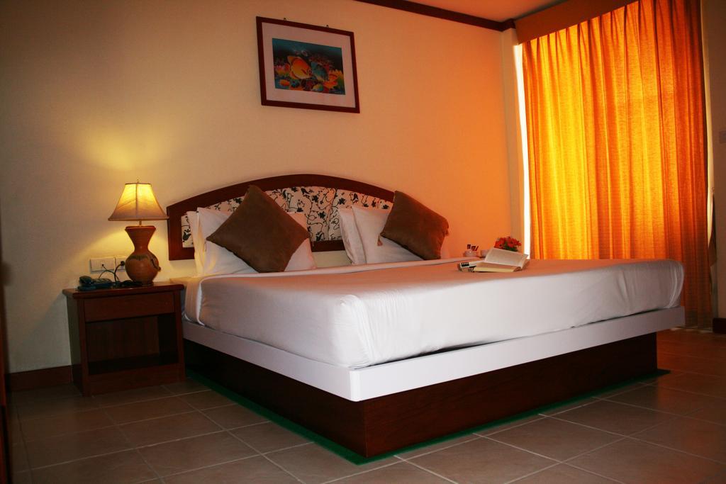 เปรี้ยวหวาน เกสท์เฮาส์ Hotel Patong ภายนอก รูปภาพ